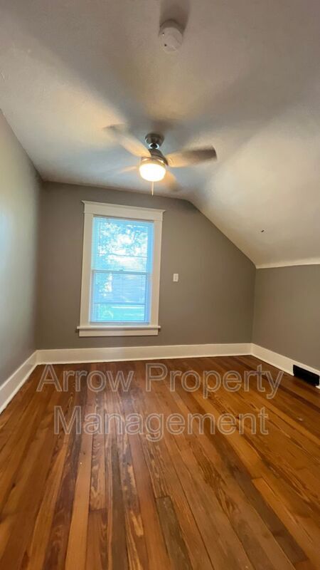 Building Photo - 1312 Peach St