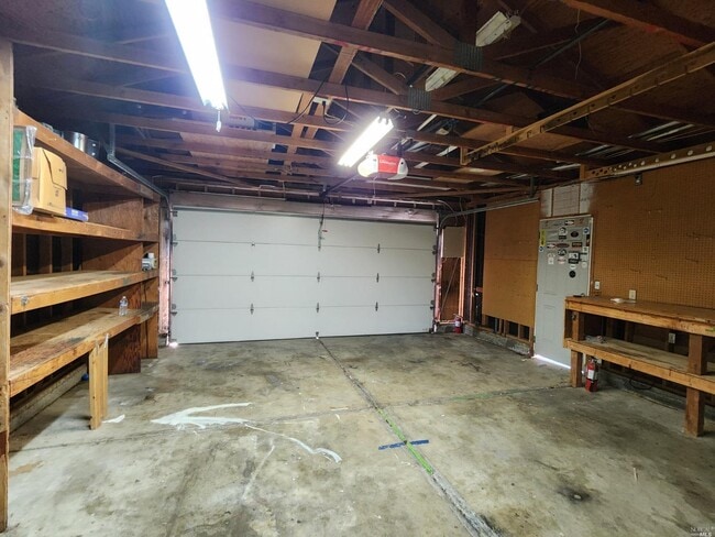 Building Photo - 354 Shamrock Ct
