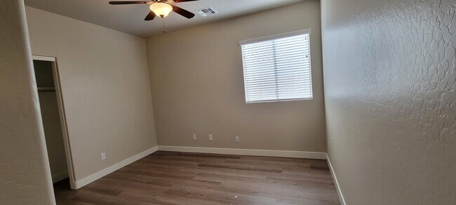 Building Photo - Unbelievable 3 bedroom 2 bath home in Pecan Creek