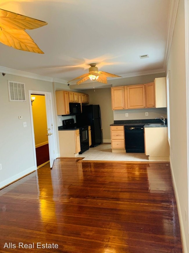 Building Photo - 194 E Lee St