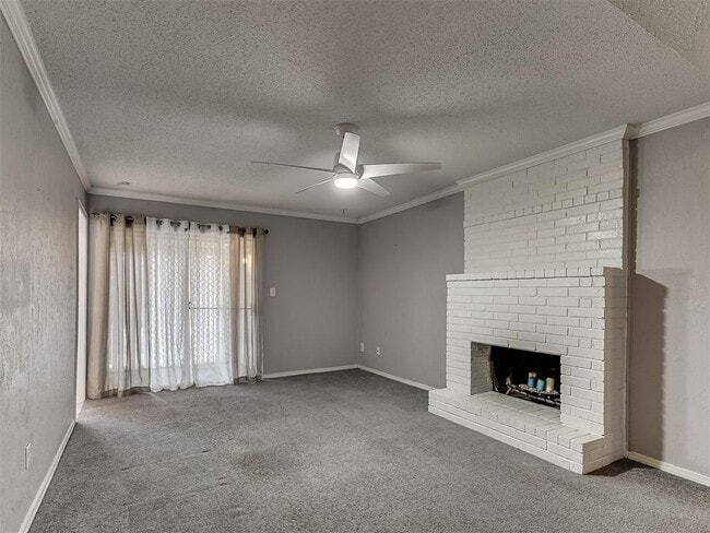 Building Photo - 1703 E Lindsey St