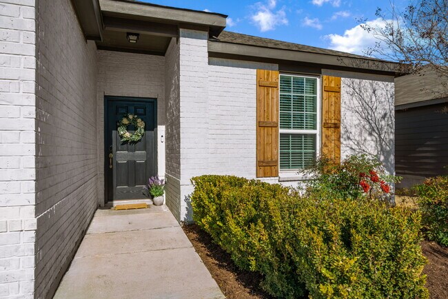 Building Photo - 610 Ridgehorn Dr