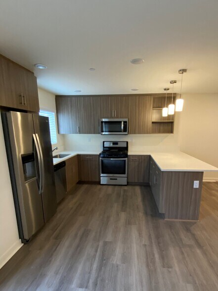 Building Photo - 9942 Buena Vista Ave
