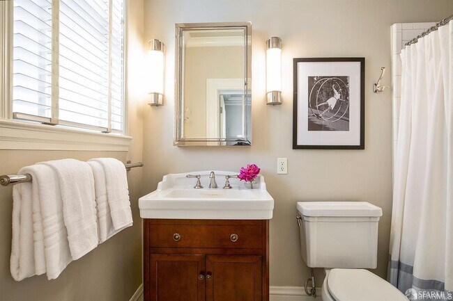 Building Photo - 850 Powell St