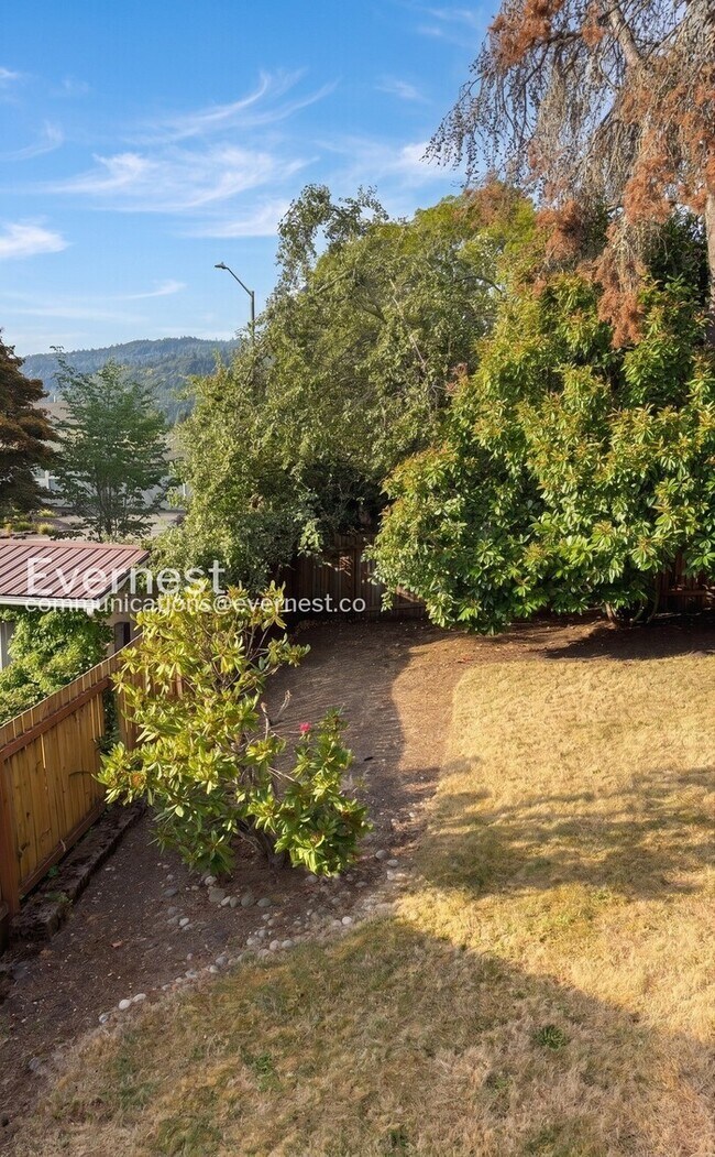 Building Photo - 4-Bed/2.5-Bath Home/ Voucher Accepted/ Available Soon!