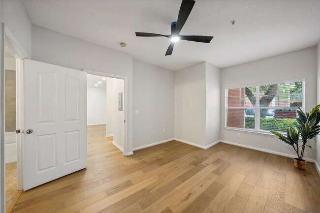 Building Photo - 4207 S Dale Mabry Hwy