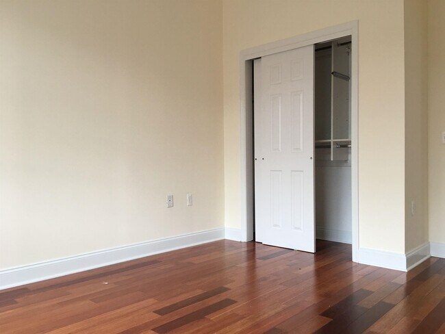 Building Photo - 650 2nd St