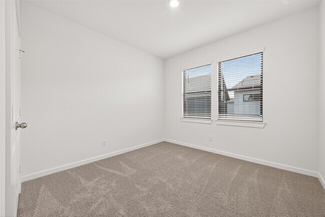 Building Photo - 3203 Home Ct