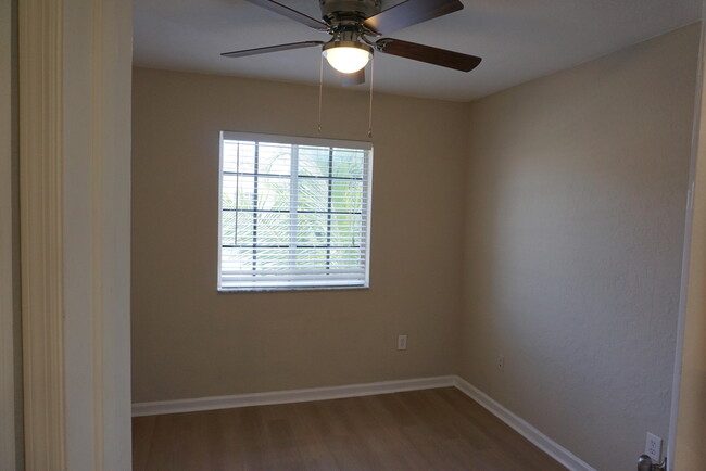 Building Photo - 971 Tortuga Dr