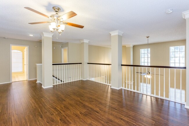 Building Photo - 6926 Shady Ln