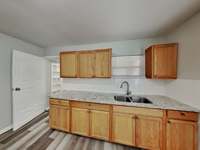 Building Photo - 3BR/1.5BA Home in Jacksonville FL w/ Spacious Yard