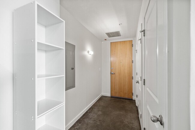 Building Photo - 701 Lamont St NW