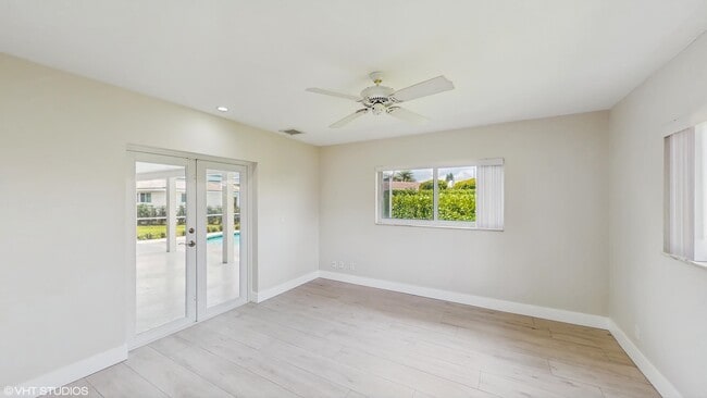 Building Photo - 221 Sudbury Dr