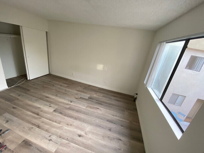 Building Photo - 5259 Cartwright Ave