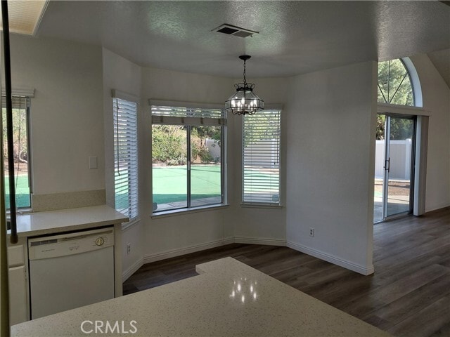 Building Photo - 902 Chaparral Dr