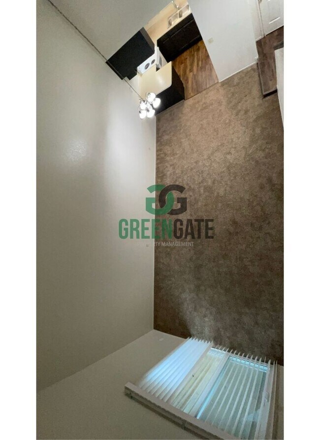 Building Photo - 3517 Woodglen Dr