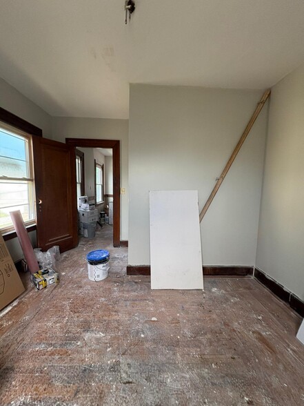Building Photo - 75 2nd St