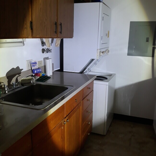 sink washer dryer - 99-015 Kalaloa St