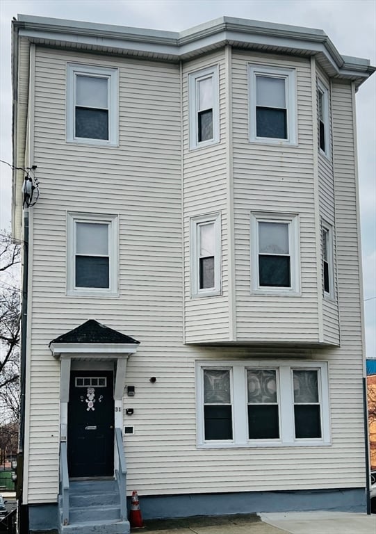Primary Photo - 31 Louis St