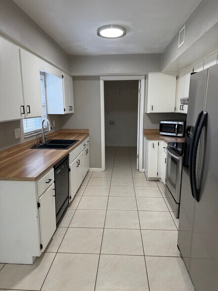 Building Photo - 2772 Prism Pt