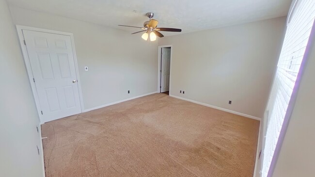 Building Photo - 300 Waterdown Dr