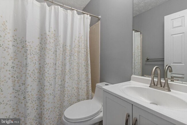 Building Photo - 3184 Ebbtide Dr