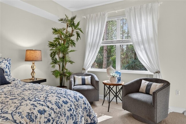 Building Photo - 2001 Tarpon Bay Dr N