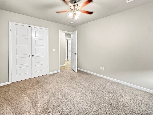 Building Photo - Stunning New Construction in Broken Arrow!