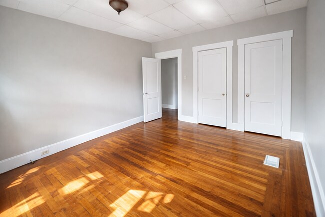 Building Photo - 6606 Dalzell Pl