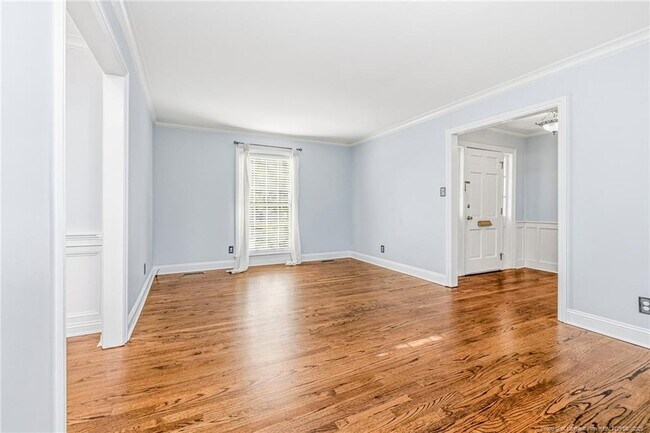 Building Photo - 325 Northview Dr