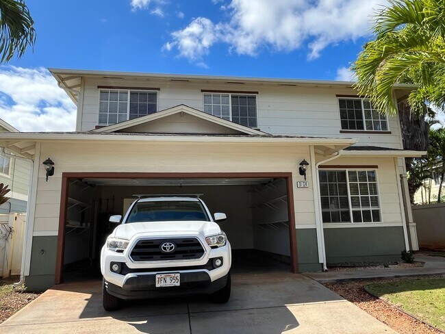 Building Photo - Ewa Gentry Large 2 story - 4 bedrooms, 3 b...