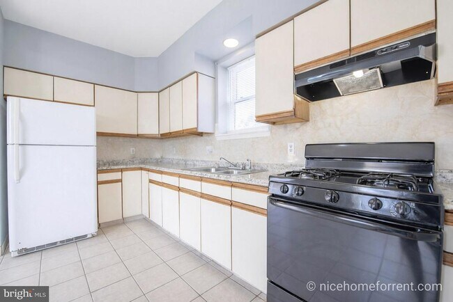 Building Photo - 436 Filmore St