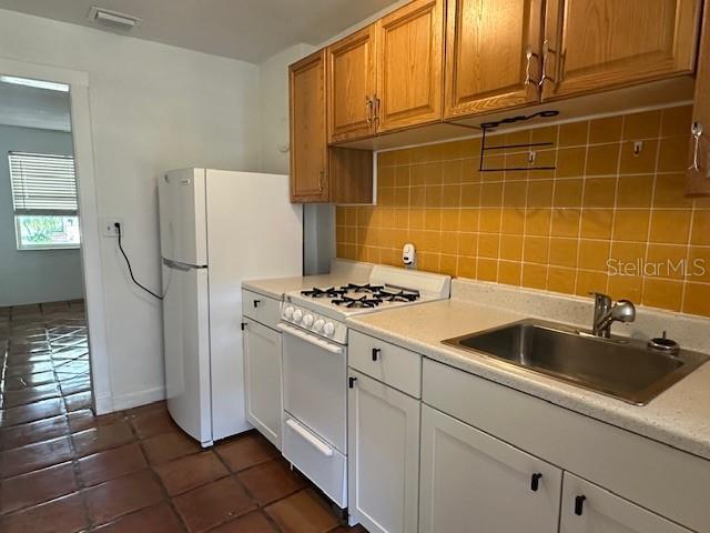 Building Photo - 2120 E Washington St