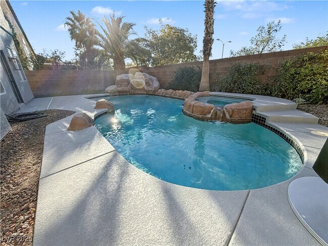 Building Photo - 871 Rainbolt Ln