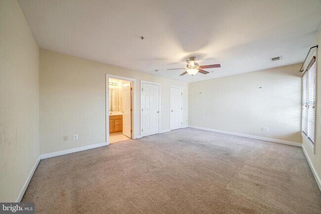 Building Photo - 921 Harrison Cir