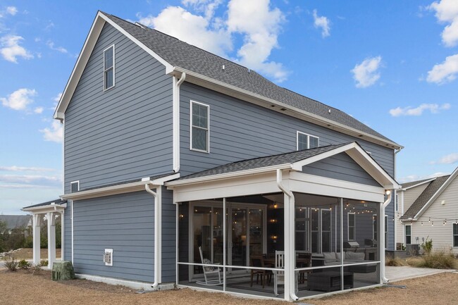 Building Photo - Exquisite 4 Bedroom/4 bath home in the Wyn...