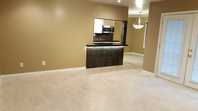 Building Photo - 705 Alabama St