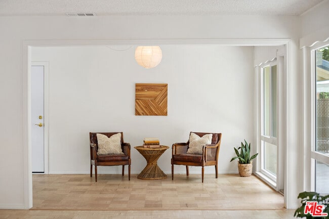 Building Photo - 22736 Cantlay St