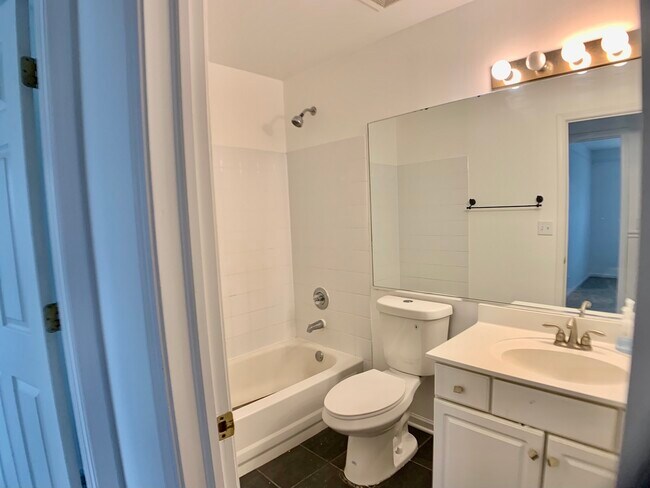 Building Photo - 3270 Haverhill Dr