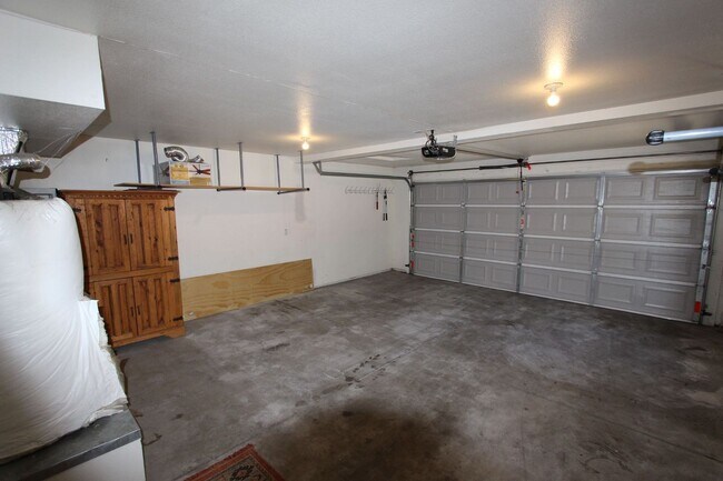 Building Photo - 3-Bedroom Condo in Ponderosa Trails | Backyard + Washer & Dryer