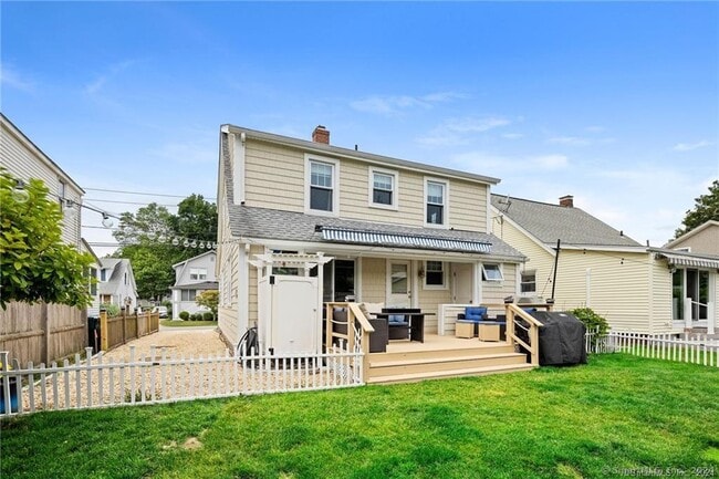 Building Photo - 36 White Sand Beach Rd