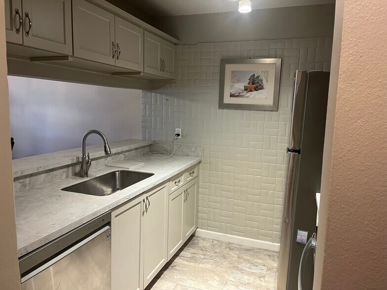 Building Photo - 3782 59th Ave W