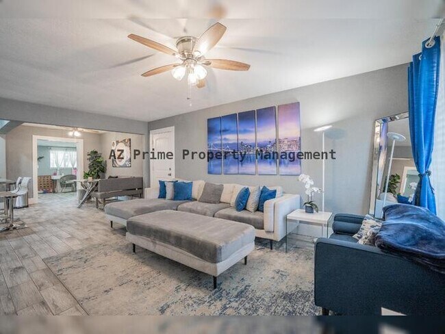 Building Photo - 1942 W Indianola Ave