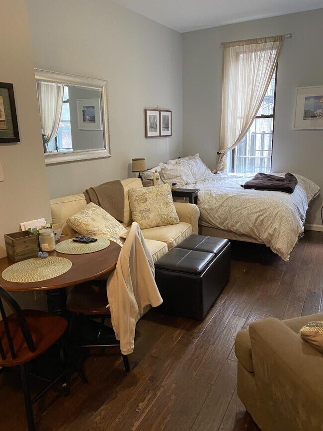 Building Photo - 0 bedroom in NEW YORK NY 10128