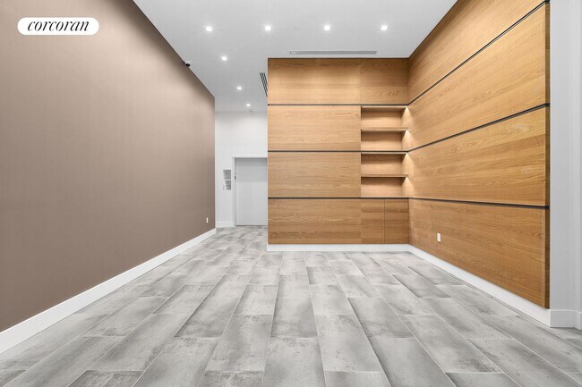 Building Photo - 21-59-59 44th Dr