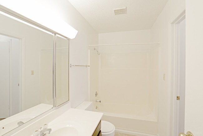 Building Photo - 202 Spring Creek Dr