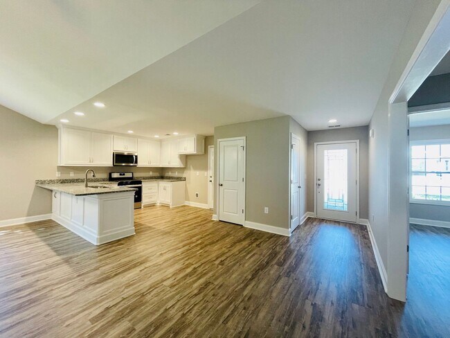Building Photo - 1 year New 3bd / 2ba w/ high end finishes, right in the heart of Conway!!
