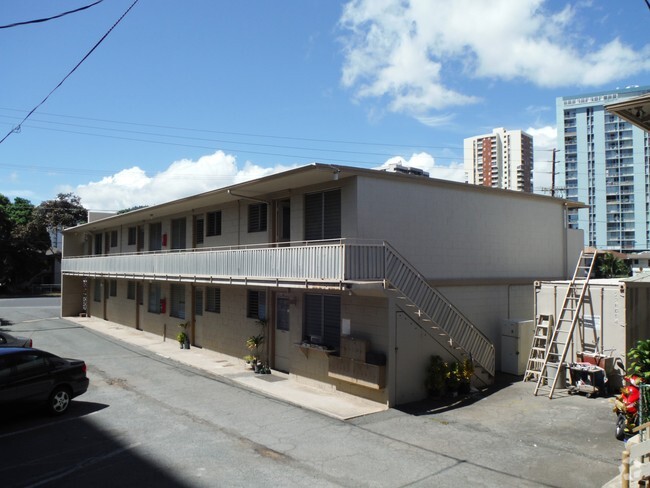 Building Photo - 2551 Kapiolani Blvd