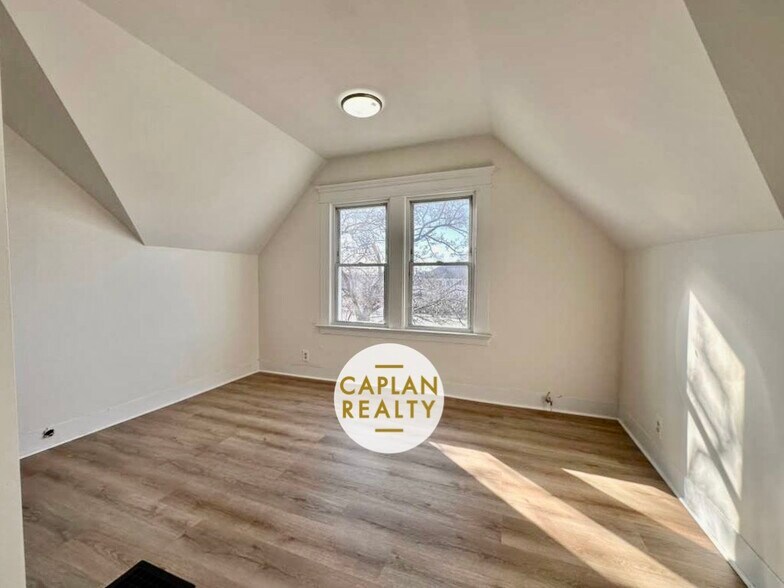 Building Photo - 104 Webster St