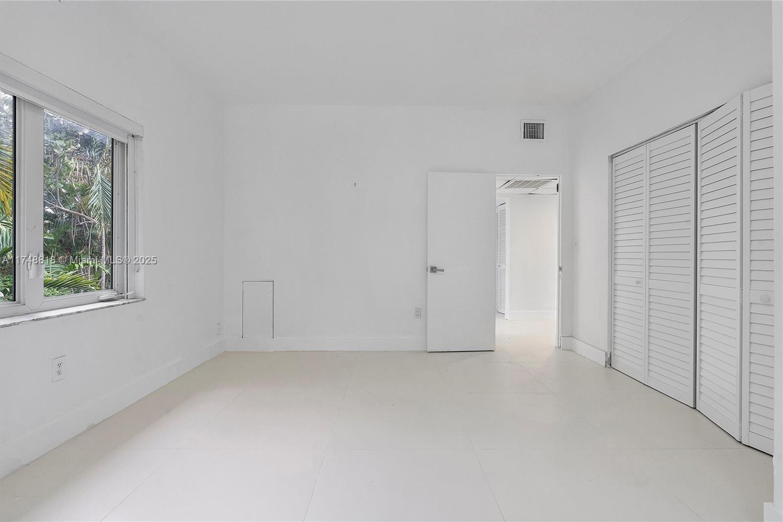 Building Photo - 600 Surfside Blvd